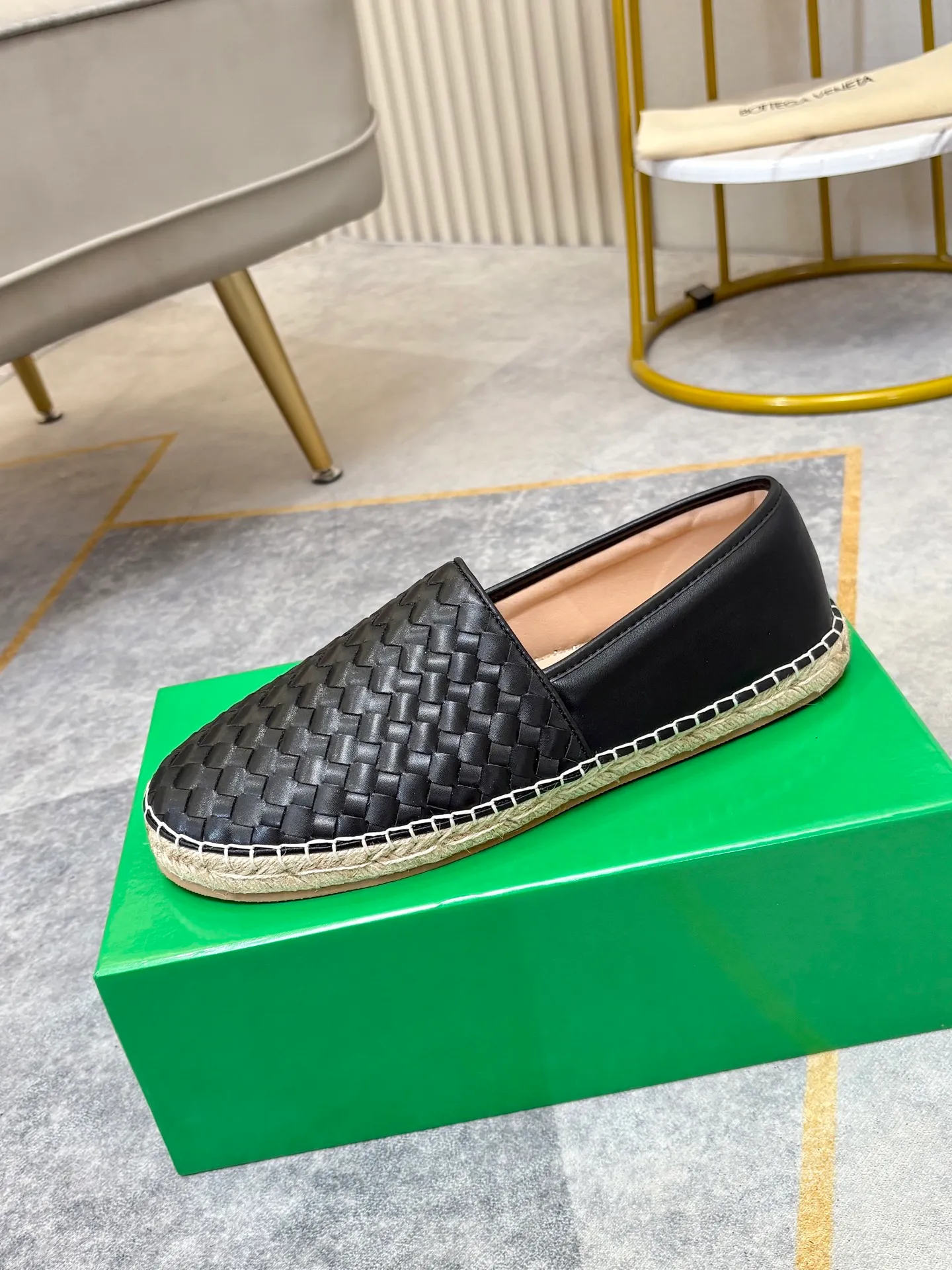 P420. BV men's casual shoes, handsome and versatile low-top shoes, woven cowhide upper, pigskin lining for the feet, 🌺🌺perfect shoe last, 🌲🌲 fashionable and handsome, comfortable on the feet, 🚗🚗wear-resistant and non-slip rubber outsole. Code number: 38-44. 45 is custom-made and cannot be returned or exchanged